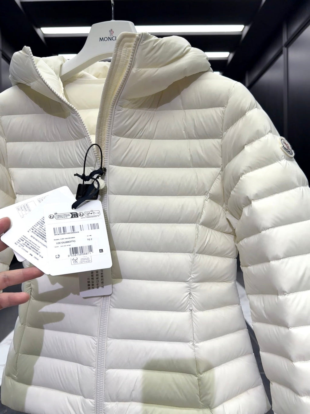 MONCLER 25S JACKET IN WHITE 019