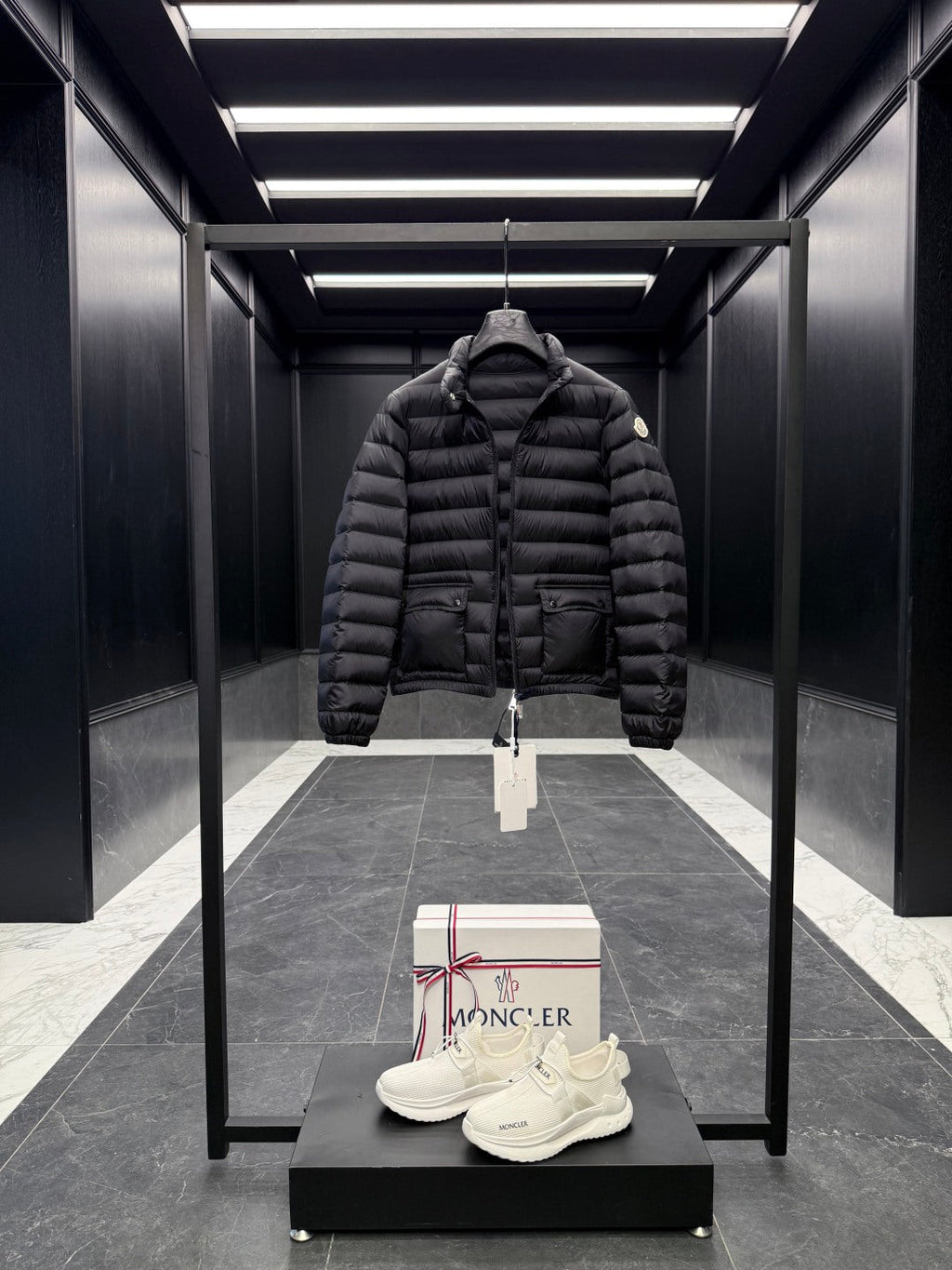 MONCLER 25S JACKET IN BLACK 021