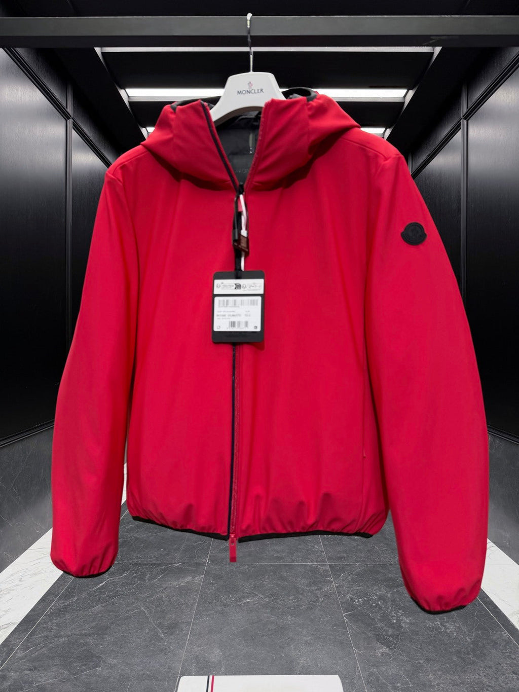 MONCLER 25S SHORT HOODED DOWN JACKET 248