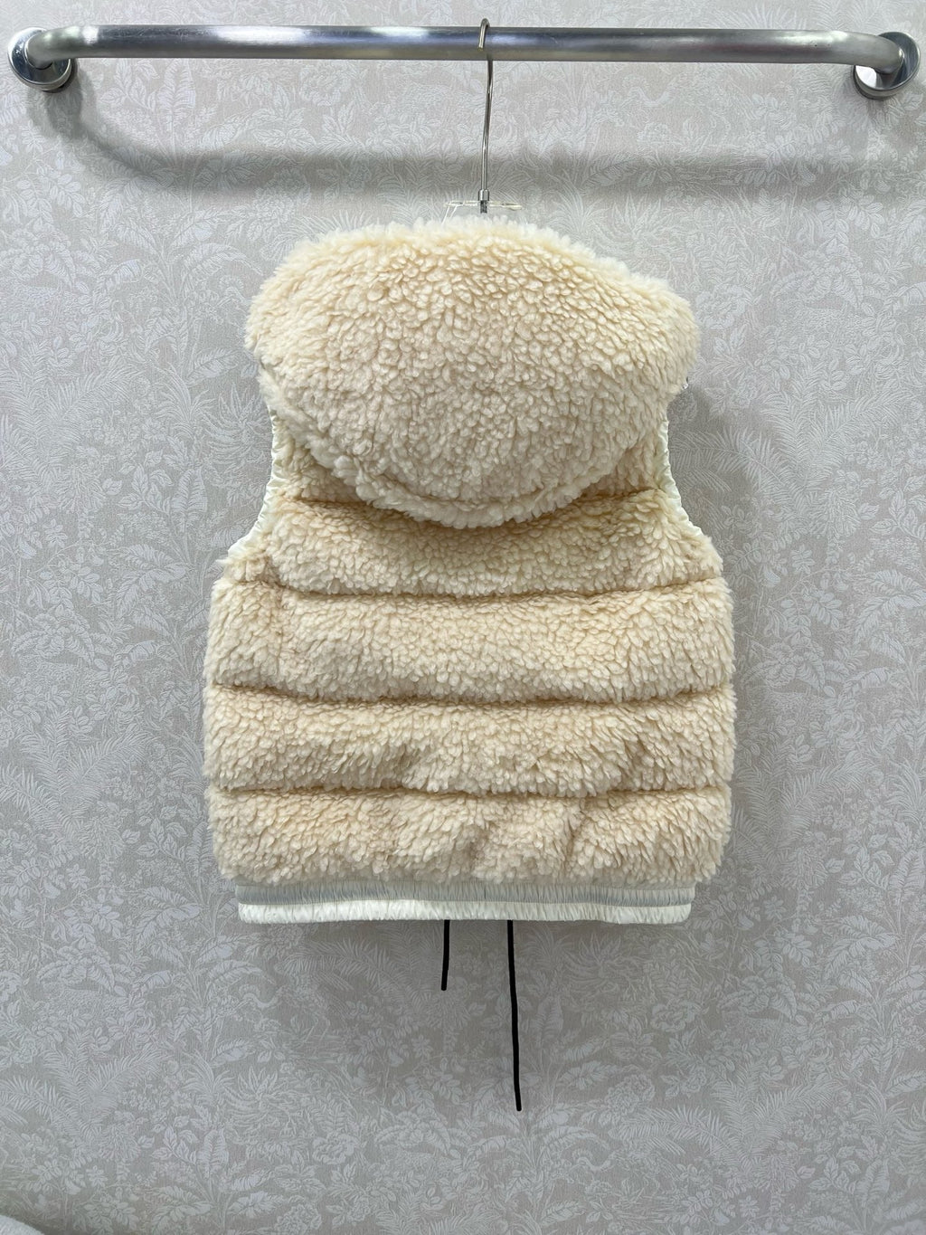 MONCLER 25S DOWN VEST IN WHITE 104
