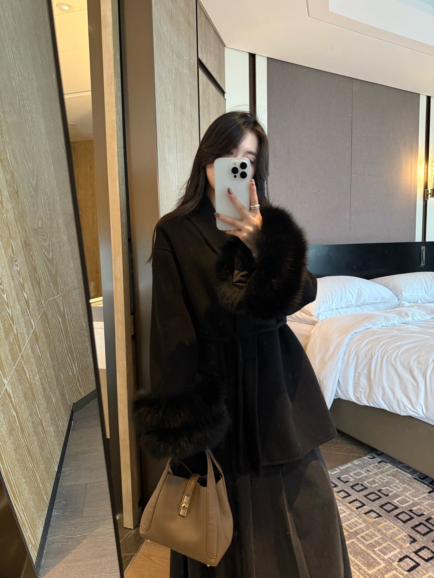 MAX MARA 25S CASHMERE COAT WITH FOX FUR TRIM 203