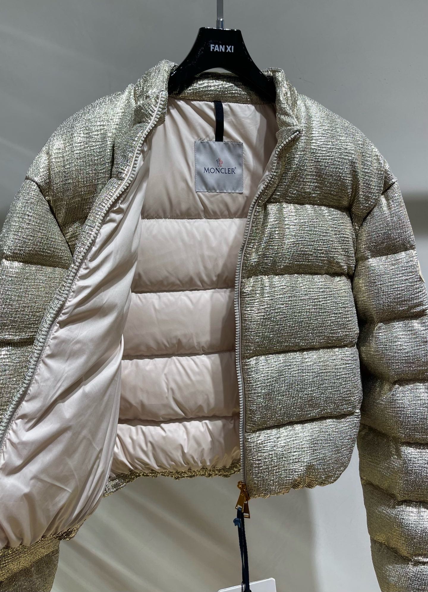 MONCLER 25S DOWN JACKET 330