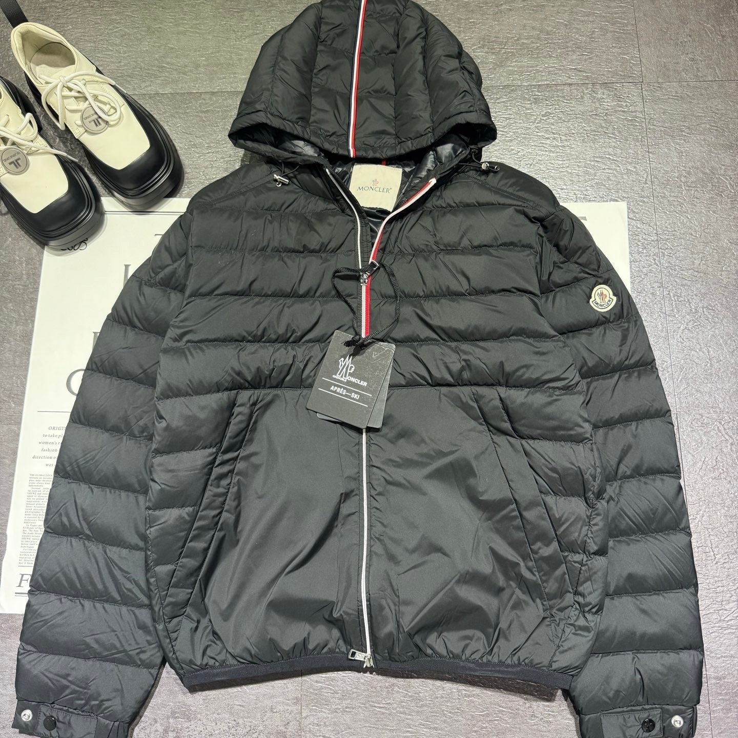 MONCLER 25S SHORT HOODED JACKET 322